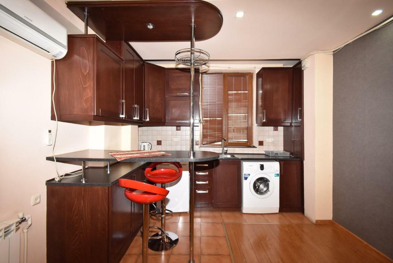 Apartments In Center Of Yerevan,Koghbatsi 1A Street Exterior foto