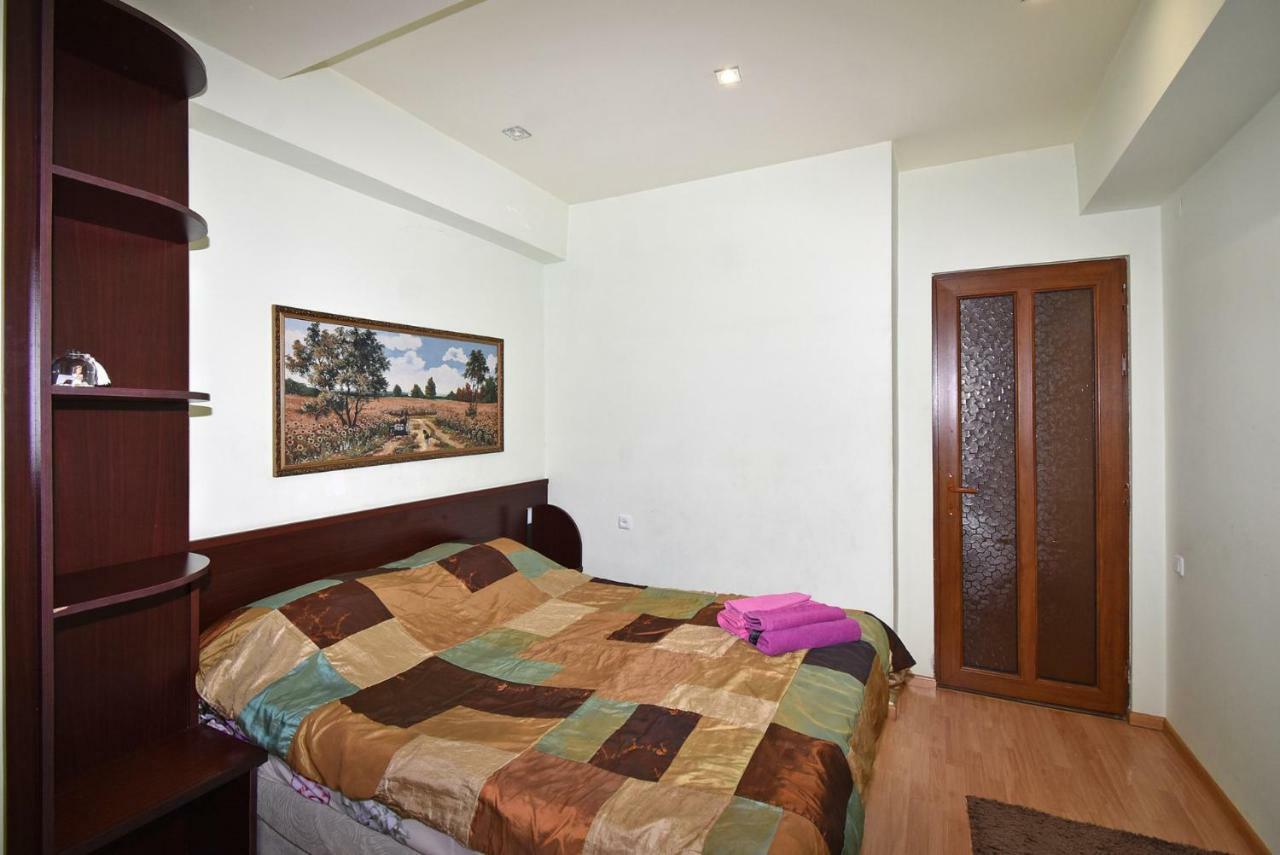 Apartments In Center Of Yerevan,Koghbatsi 1A Street Exterior foto